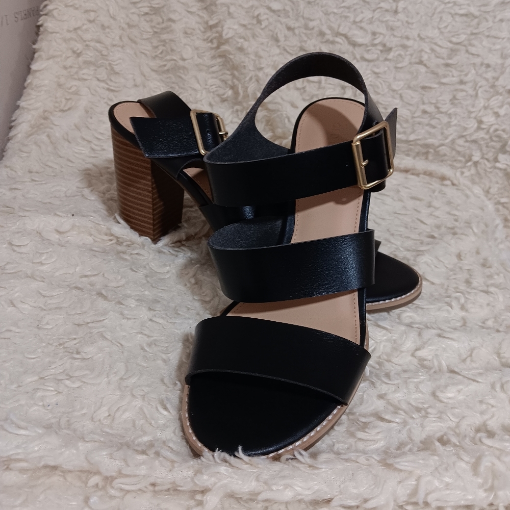 Sandal - Picture 5 of 5
